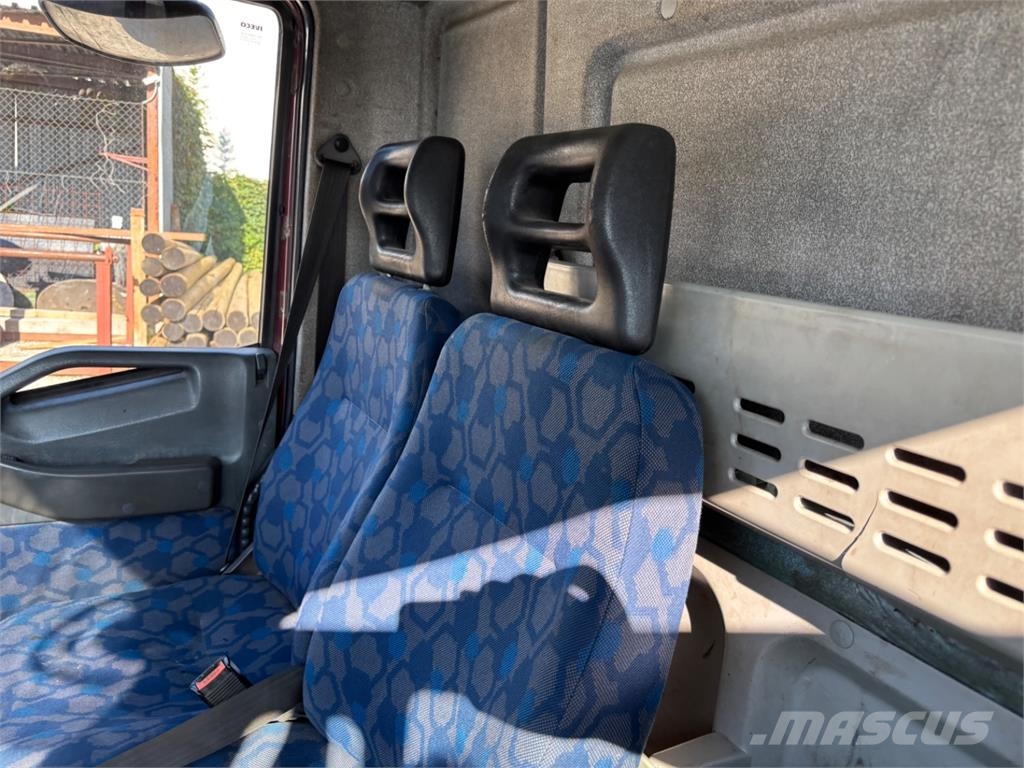 Iveco EUROCARGO 150E25 + HR FASSI 95A23 Camion con sponde ribaltabili