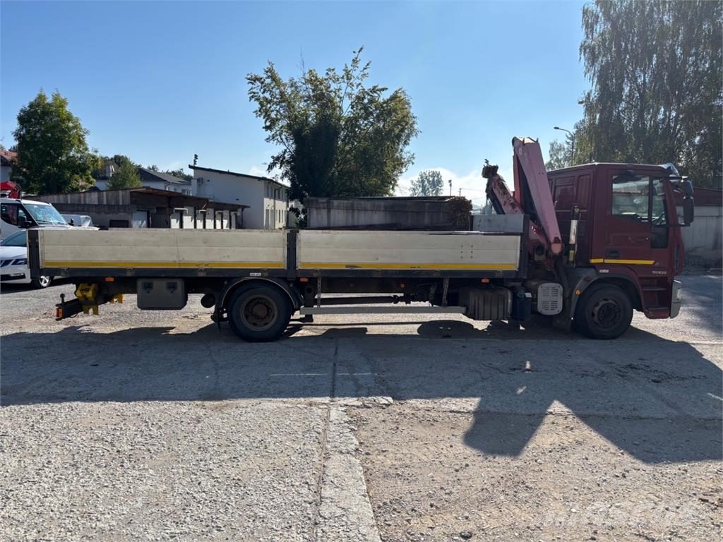 Iveco EUROCARGO 150E25 + HR FASSI 95A23 Camion con sponde ribaltabili