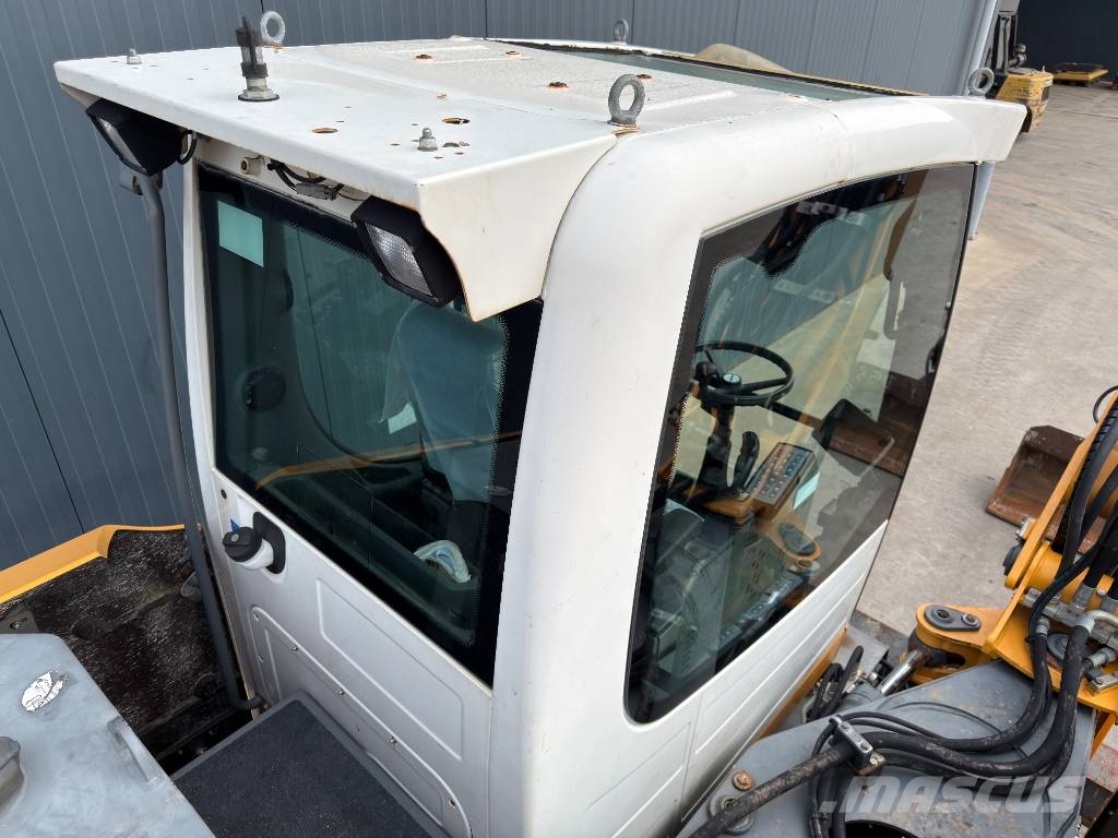 Liebherr A910 Compact | 5 BUCKETS Ekskavatori uz riteņiem