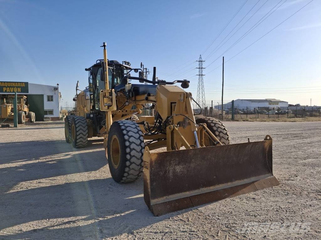 CAT 120 M 2 Niveladoras