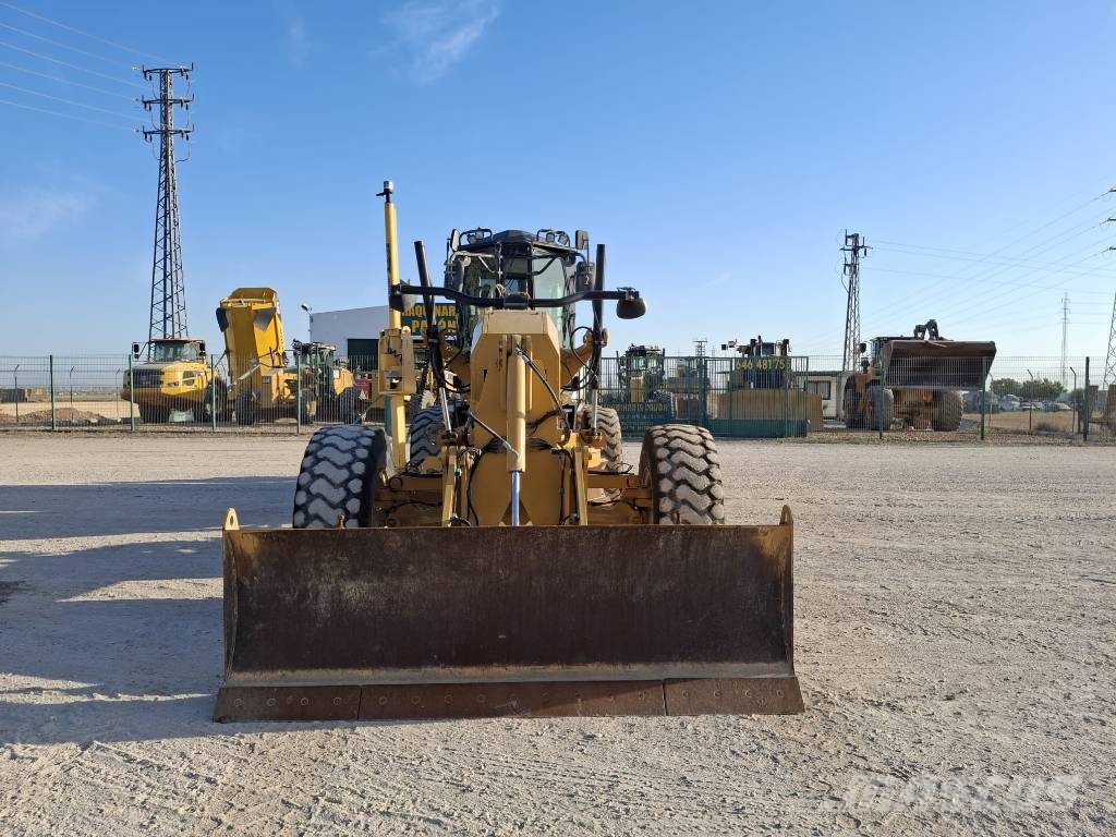 CAT 120 M 2 Niveladoras