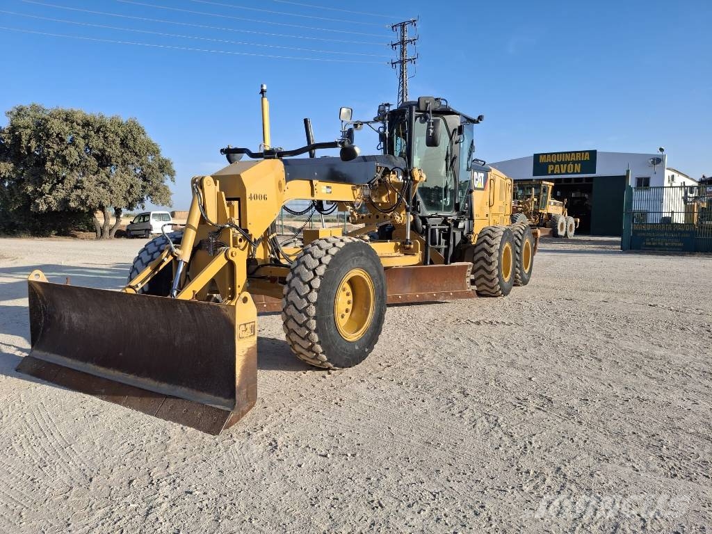 CAT 120 M 2 Niveladoras