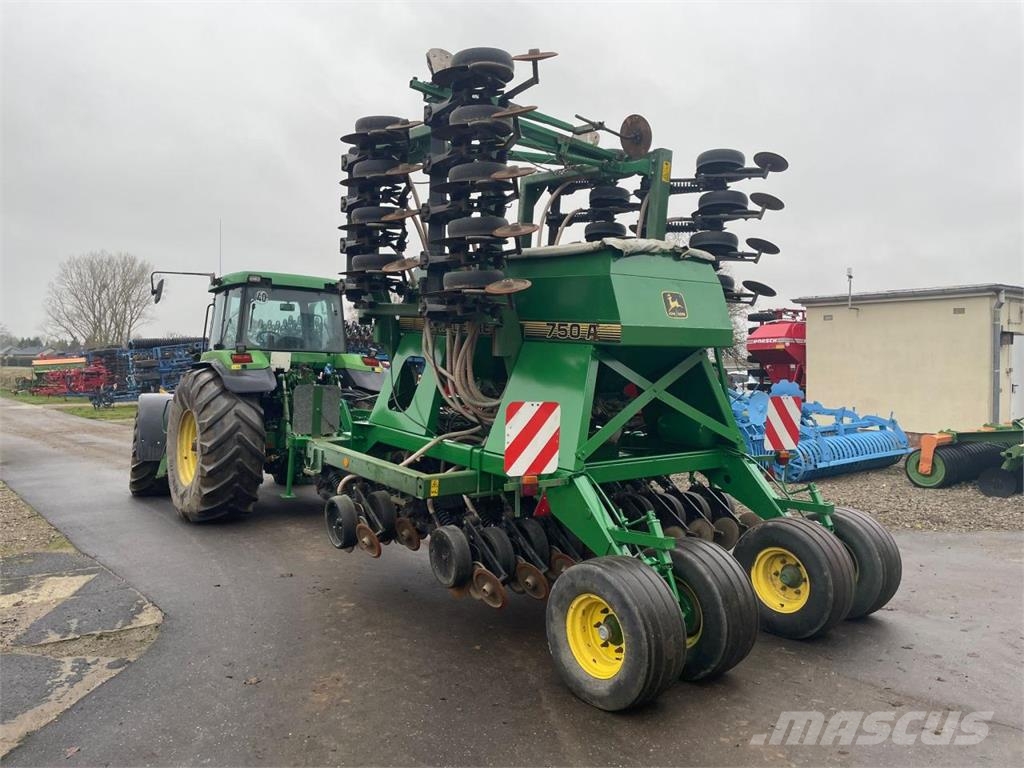 John Deere 750A 6m inkl. Werkstattdurchsicht ماكينات البذر الدقيق