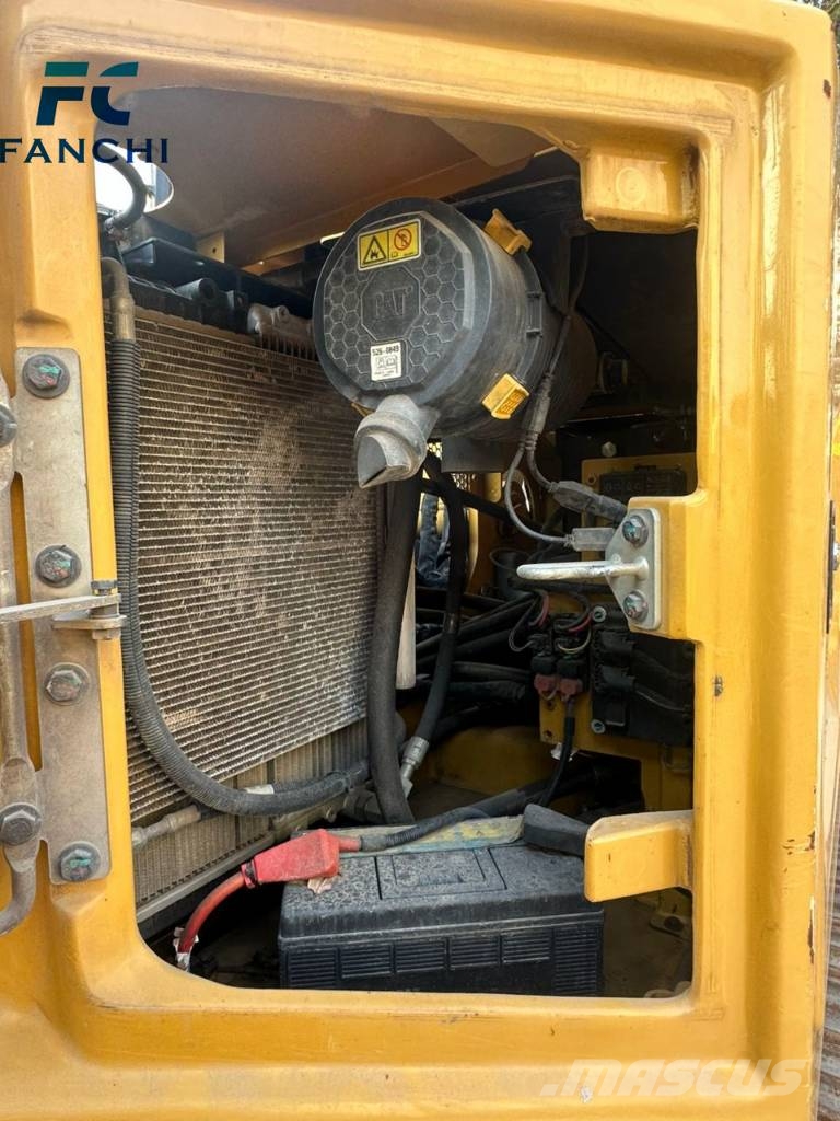 CAT 310 Pelle sur chenilles