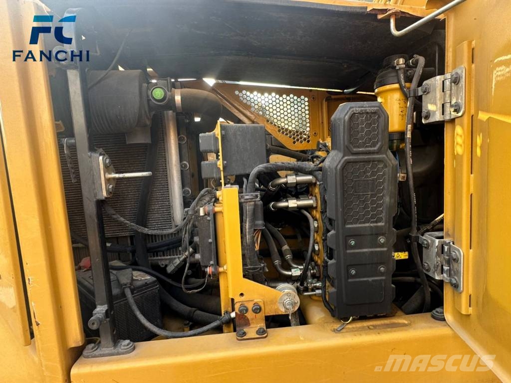 CAT 310 Pelle sur chenilles