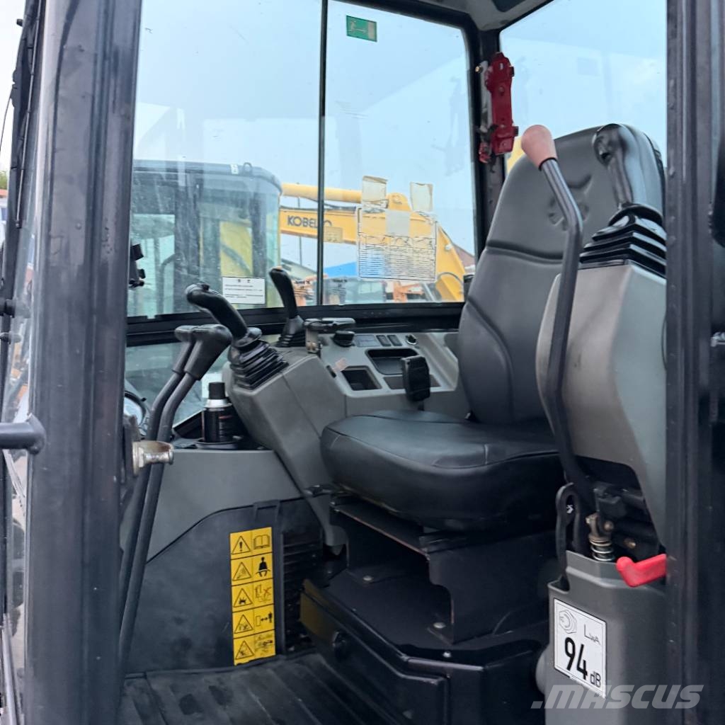 Bobcat E 35z Mini kotrók < 7t