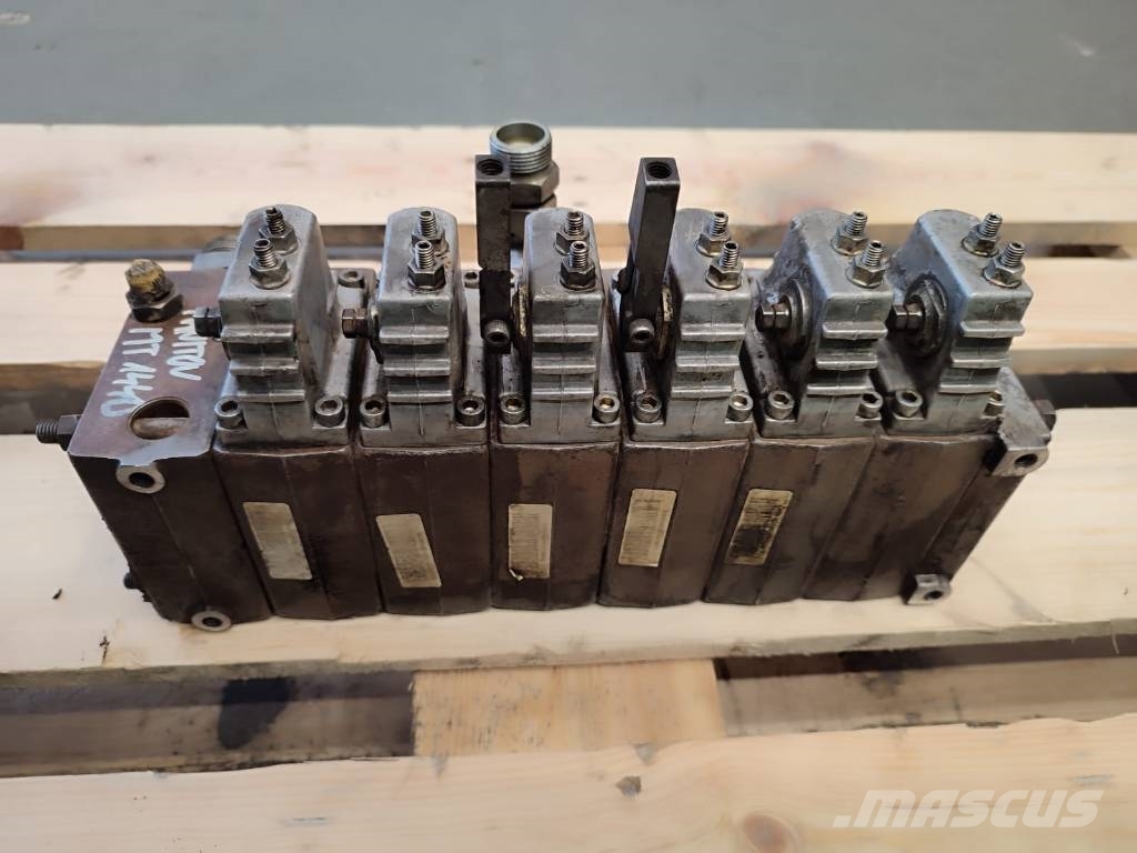 Manitou Hydraulic distributor 157B56100 MANITOU MT1440 Hidraulika