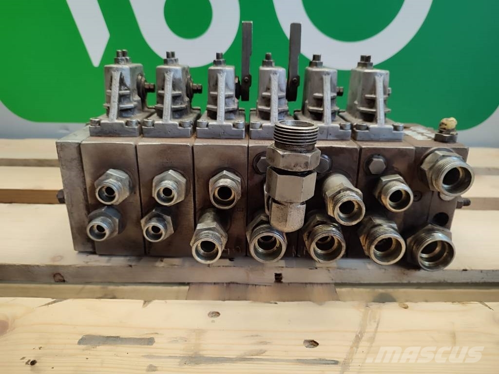 Manitou Hydraulic distributor 157B56100 MANITOU MT1440 Hidraulika