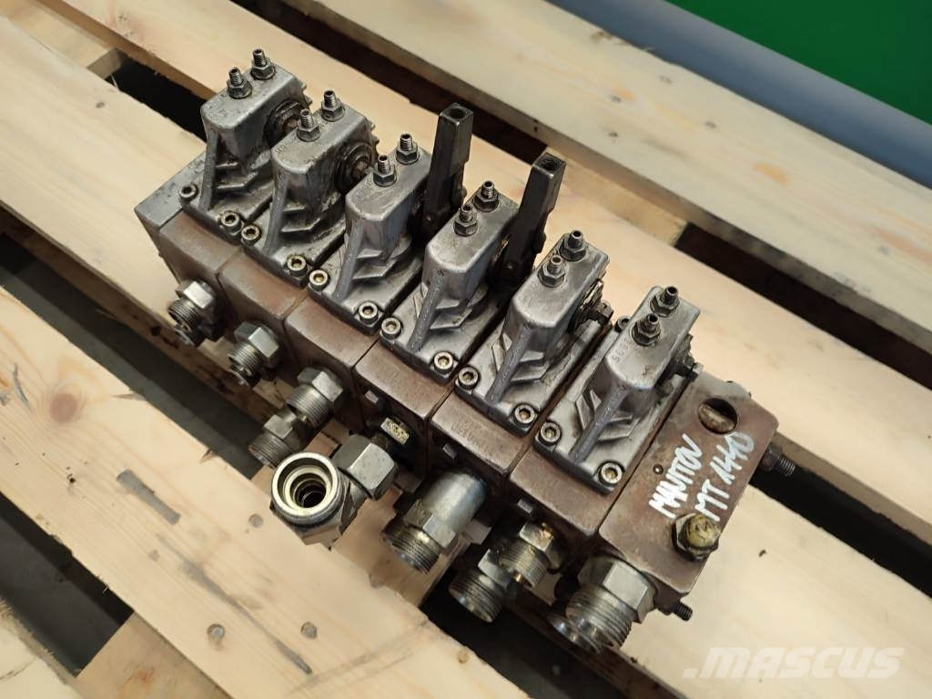 Manitou Hydraulic distributor 157B56100 MANITOU MT1440 Hidraulika
