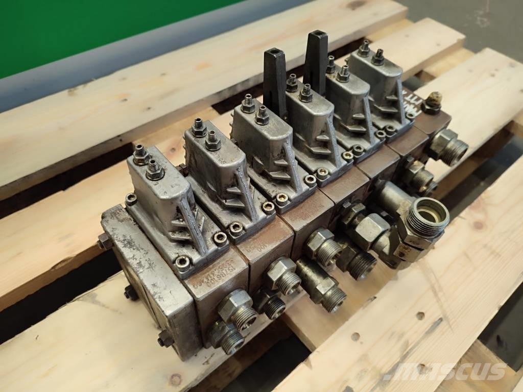 Manitou Hydraulic distributor 157B56100 MANITOU MT1440 Hidraulika