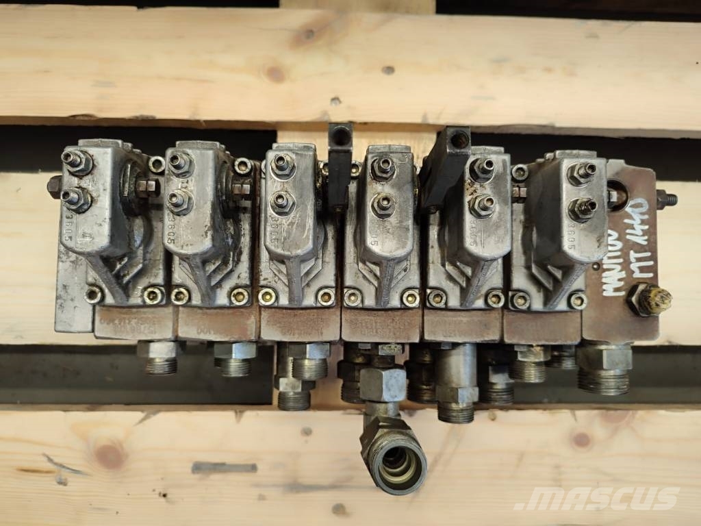 Manitou Hydraulic distributor 157B56100 MANITOU MT1440 Hidraulika