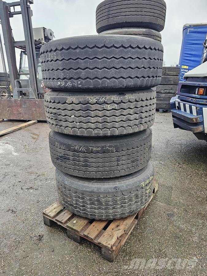 Bridgestone 385/65 R 22.5 ON RIM FOR DRUM BRAKES. Other components