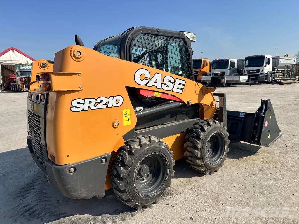 CASE SR 210 LODER Mini chargeuse