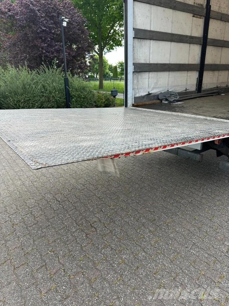 Mercedes-Benz Atego 1218 bakwagen met laadklep 2000kg! Samochody ciężarowe ze skrzynią zamkniętą