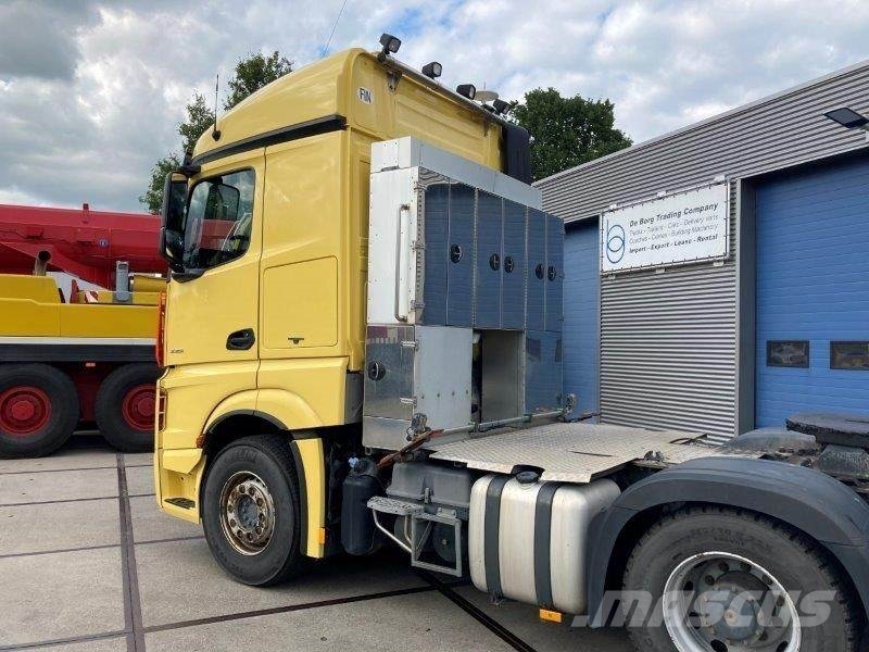 Mercedes-Benz Actros 3351 6x4 曳引機組件