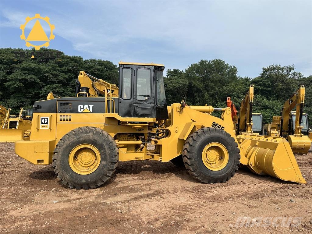 CAT 966 F Kolesni nakladalci