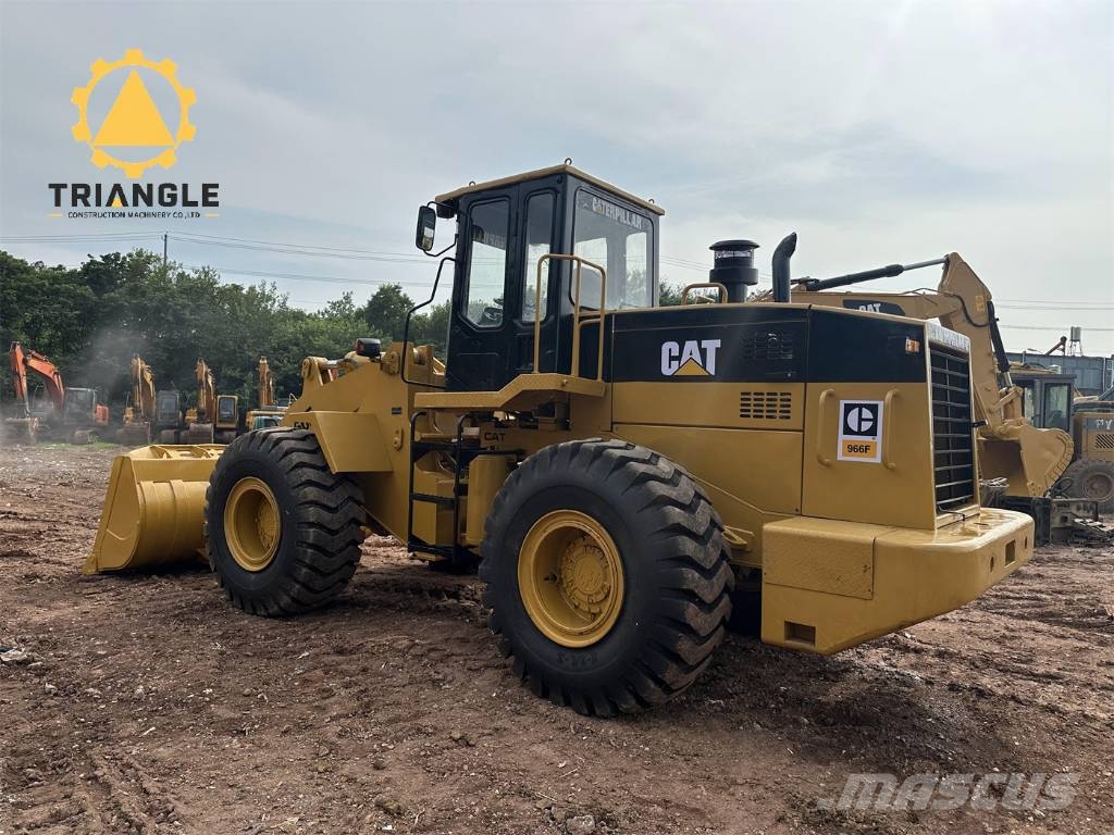 CAT 966 F Kolesni nakladalci