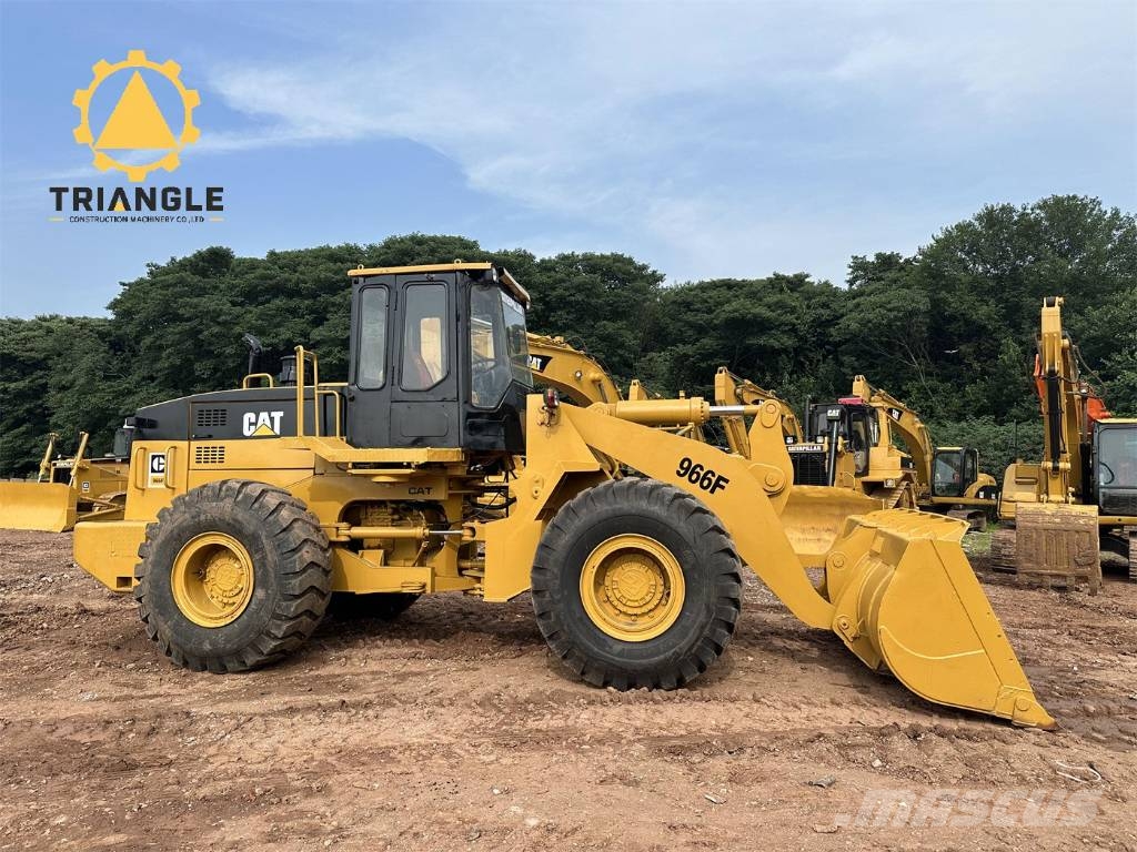 CAT 966 F Kolesni nakladalci