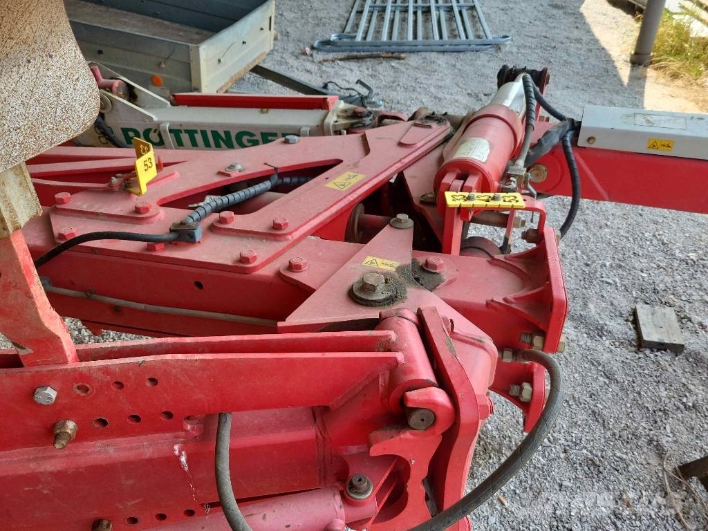 Pöttinger Servo 6.50 NOVA Plus Reversible ploughs
