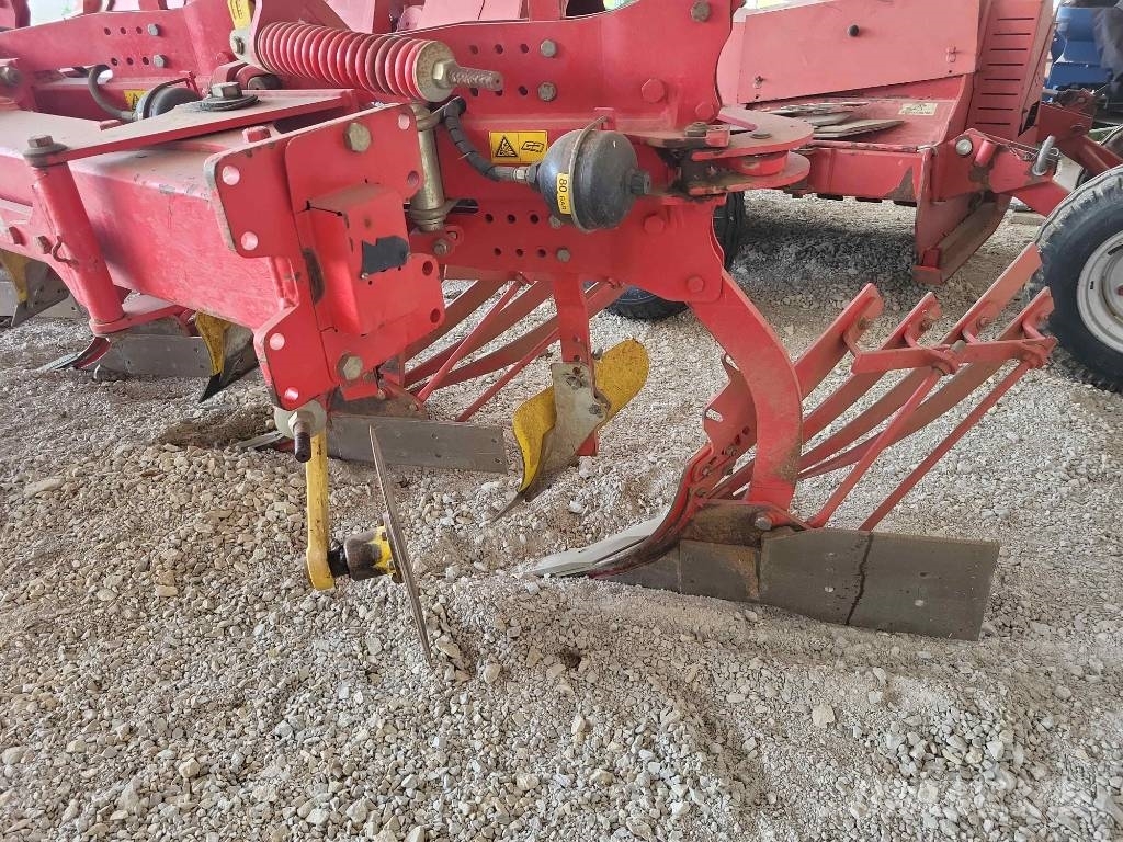 Pöttinger Servo 6.50 NOVA Plus Reversible ploughs