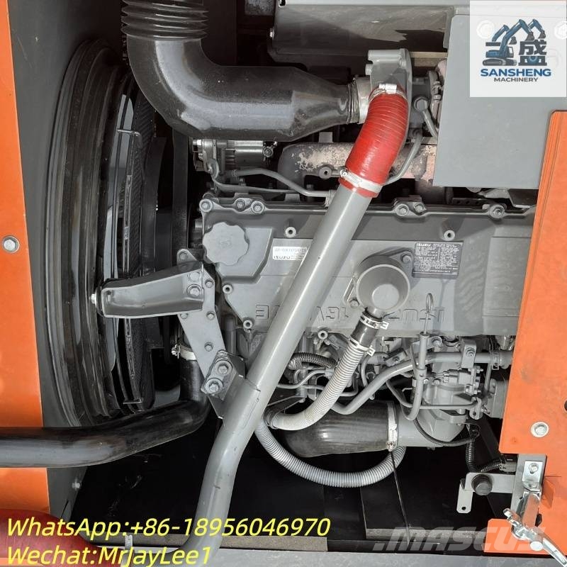 Hitachi ZX 240 Гусеничні екскаватори
