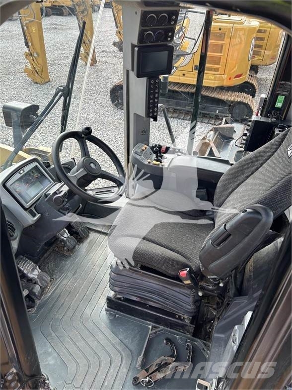 CAT 962M Naudoti ratiniai krautuvai