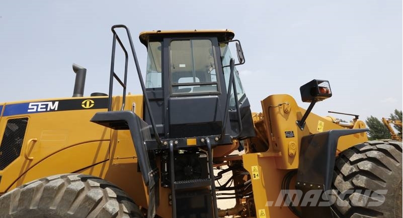 SEM 658D Wheel loader Колесни товарачи