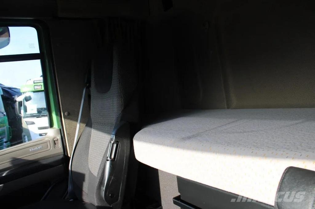 DAF CF 85.460 8X4 + 30 TON VDL hook + euro 5 Rol kiper kamioni sa kukom za podizanje tereta