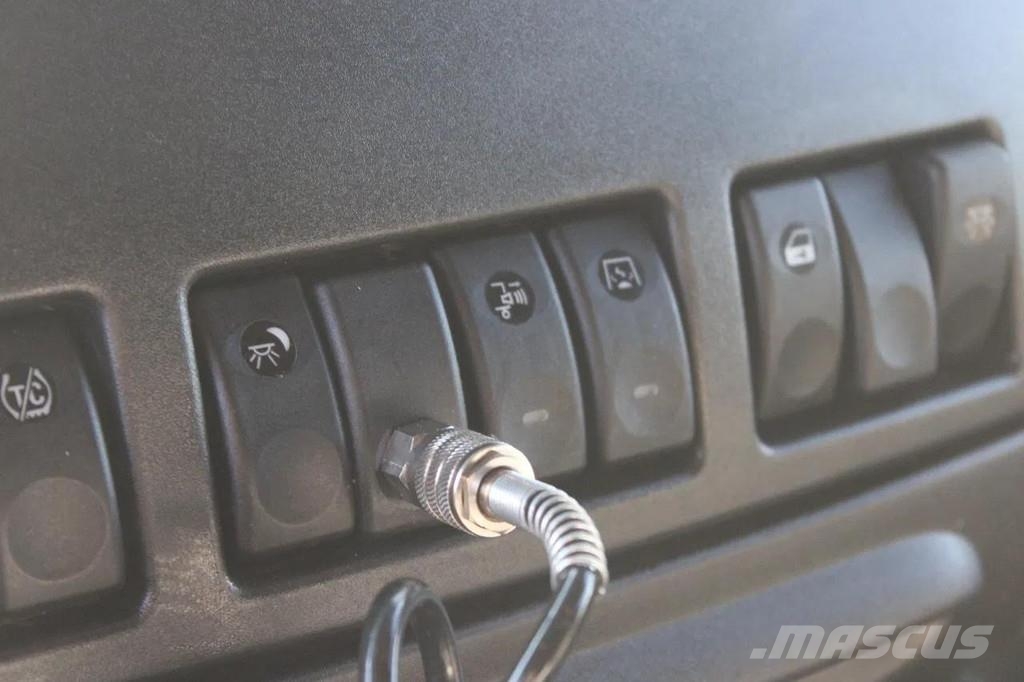 DAF CF 85.460 8X4 + 30 TON VDL hook + euro 5 Rol kiper kamioni sa kukom za podizanje tereta