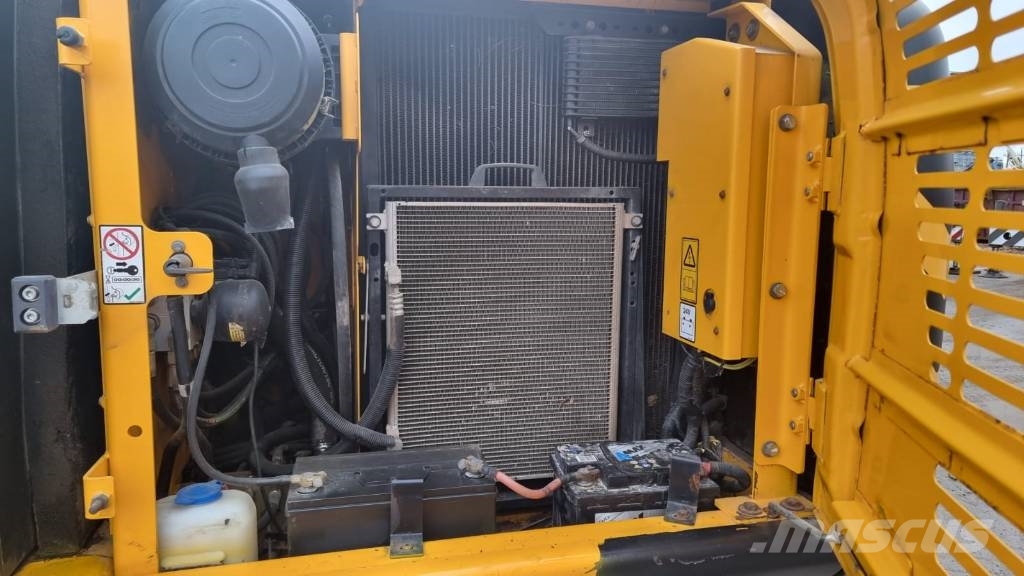 JCB JS 130 LC BOG MASTER Rupsgraafmachines
