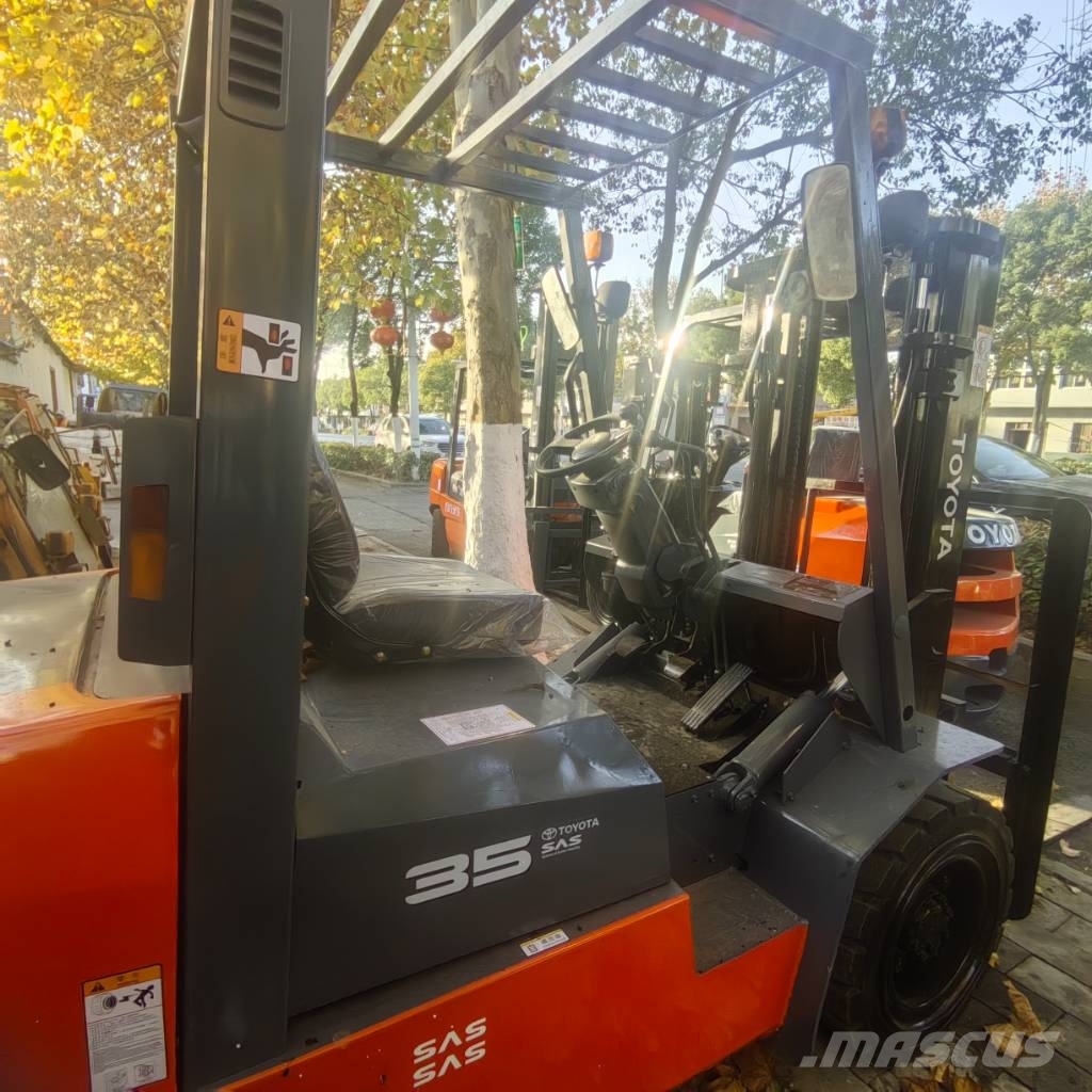 Toyota FD 35 Дизелови камиони