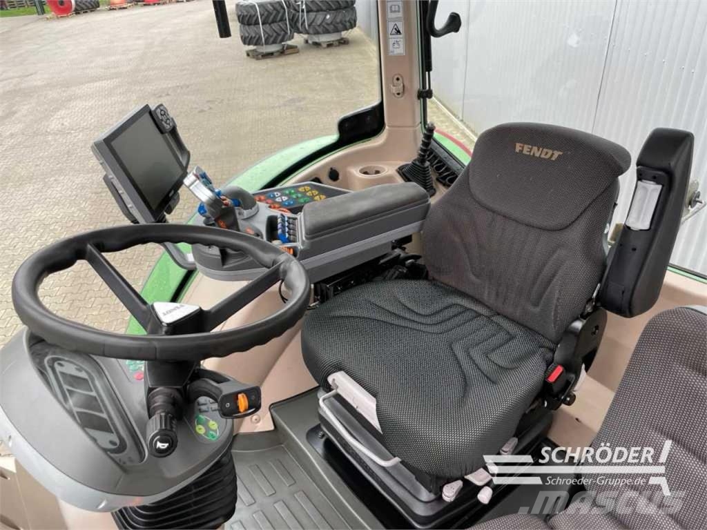 Fendt 718 VARIO S4 PROFI PLUS Traktoren