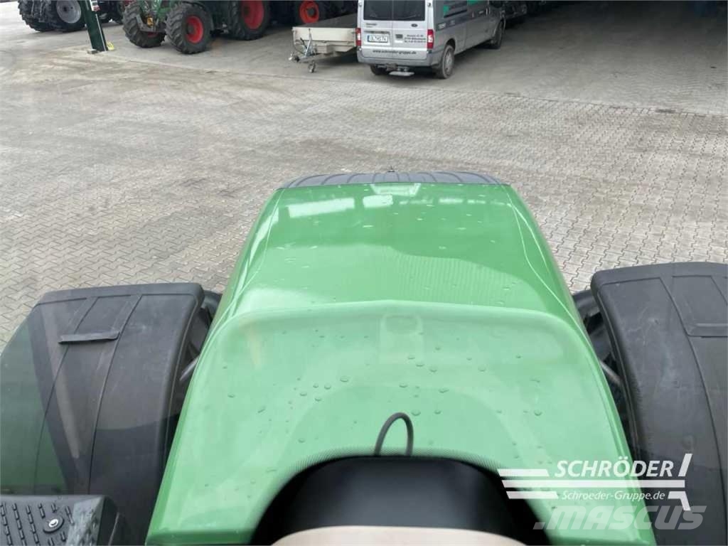 Fendt 718 VARIO S4 PROFI PLUS Traktoren