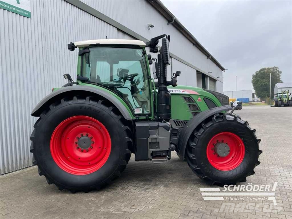 Fendt 718 VARIO S4 PROFI PLUS Traktoren