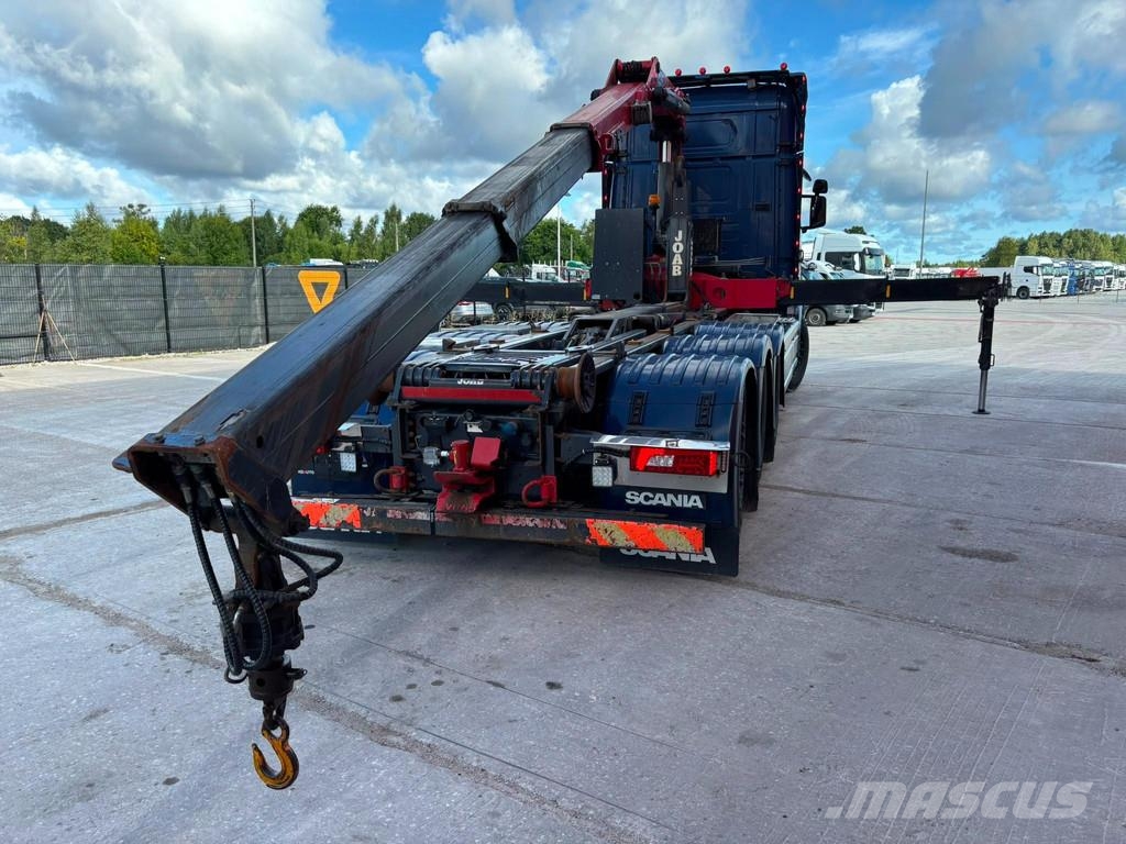 Scania R580 8x4*4 BIG AXELS / RETARDER / Smagās mašīnas ar celtni