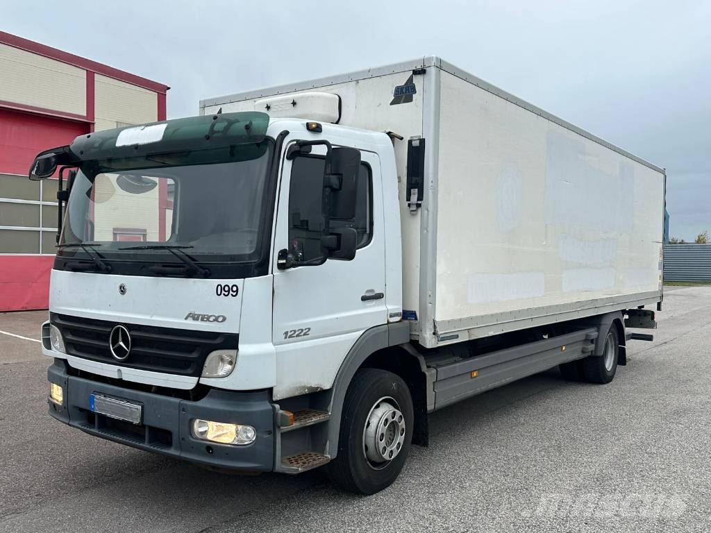 Mercedes-Benz 1222 L 4X2 Seria 4170 貨箱式卡車