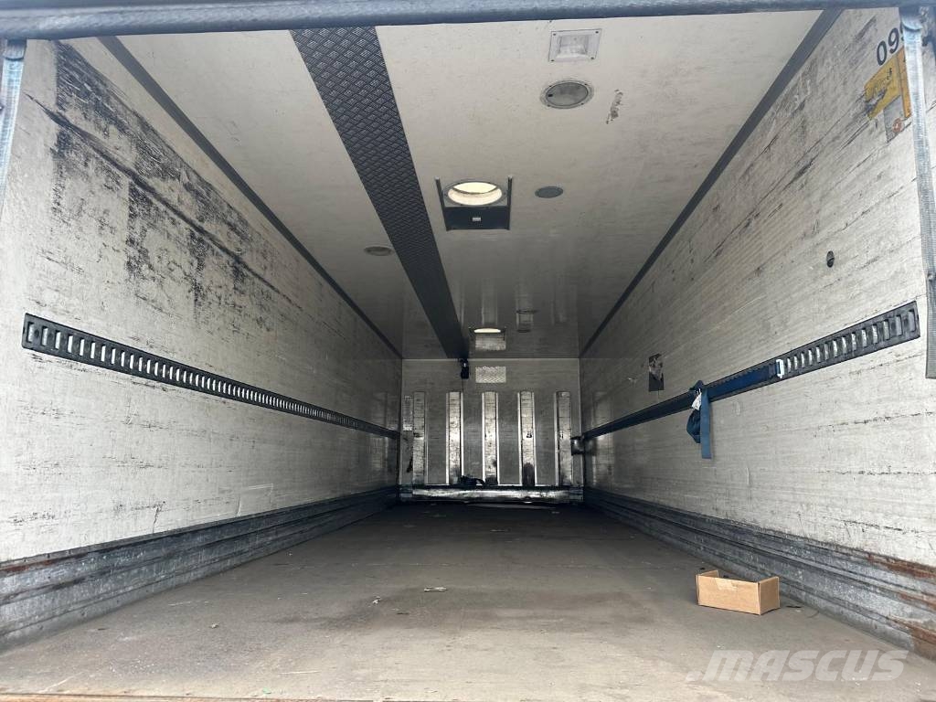 Mercedes-Benz 1222 L 4X2 Seria 4170 貨箱式卡車