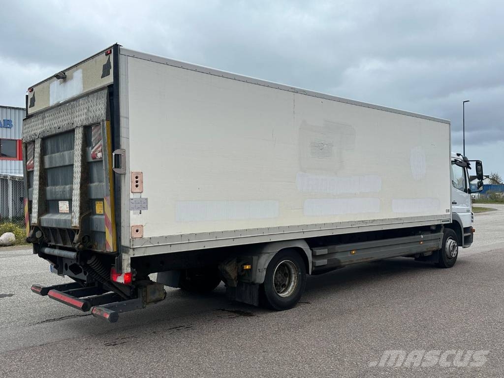 Mercedes-Benz 1222 L 4X2 Seria 4170 貨箱式卡車