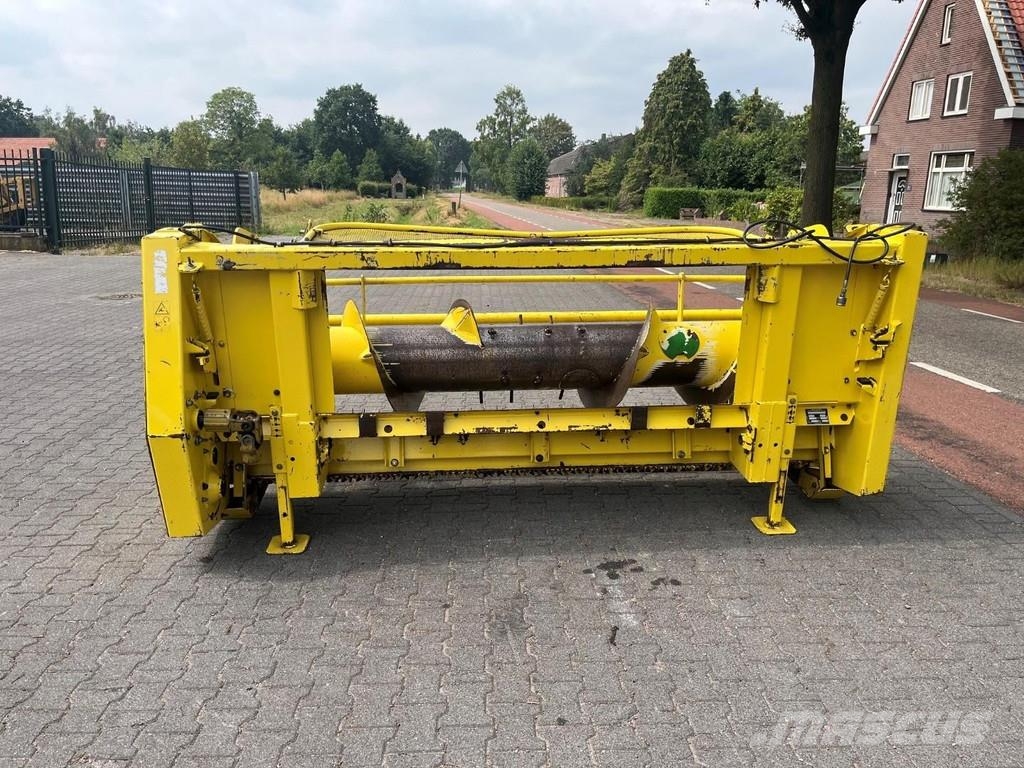 John Deere 630A حصادات الأعلاف