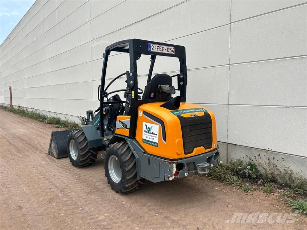 GiANT G2700 Xtra HD (9748) Pás carregadoras de rodas