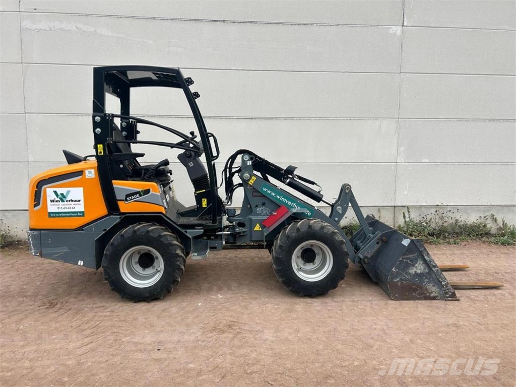 GiANT G2700 Xtra HD (9748) Pás carregadoras de rodas
