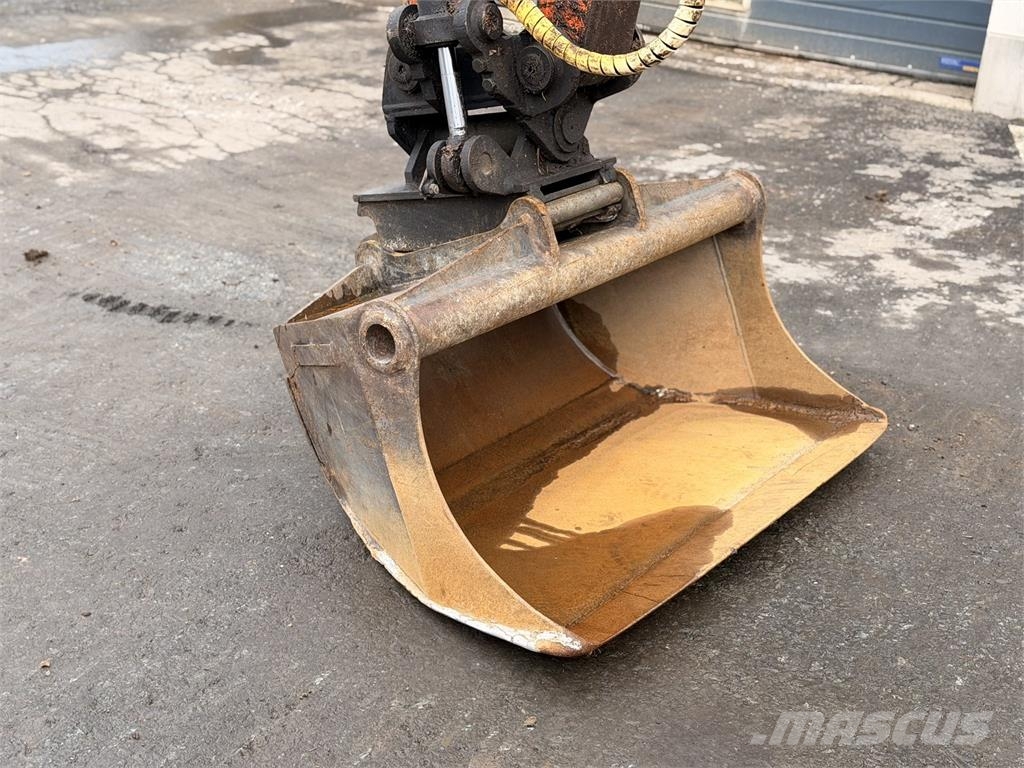 Hitachi EX60-3 Midi-gravemaskiner 7t - 12t