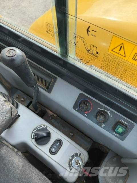 Komatsu PC 80 MR-5 中型挖掘机
