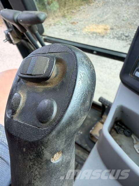 Komatsu PC 80 MR-5 中型挖掘机