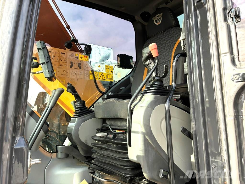 CASE CX 245 D SRLC Dozer + NOVATRON 3D Telakaivukoneet
