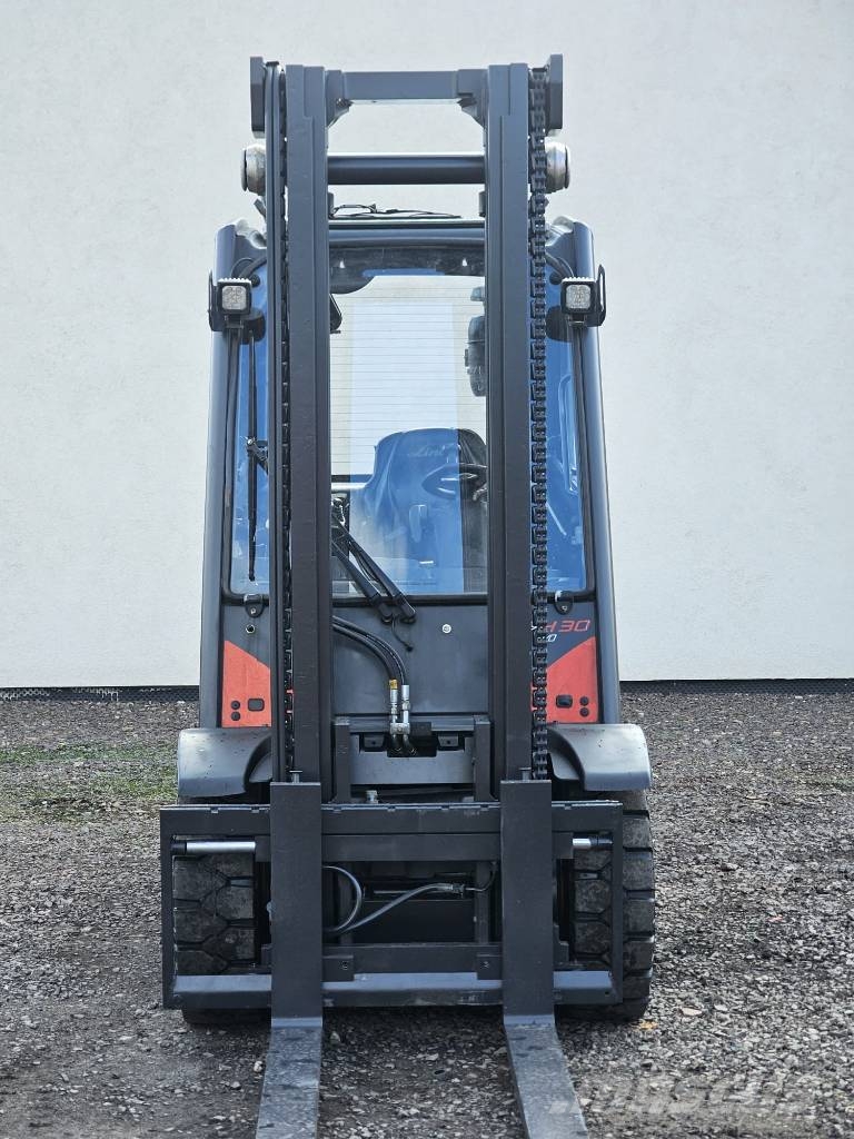 Linde H30D-02 nur 4941h شاحنات الديزل