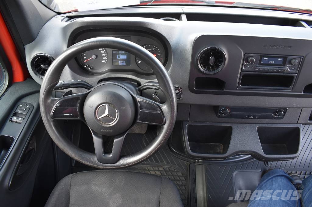 Mercedes-Benz Sprinter Pritsche 皮卡.傳統半斗卡車/側卸板