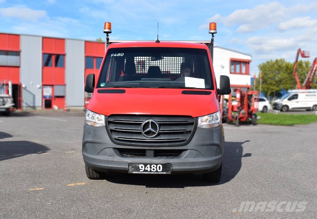 Mercedes-Benz Sprinter Pritsche 皮卡.傳統半斗卡車/側卸板