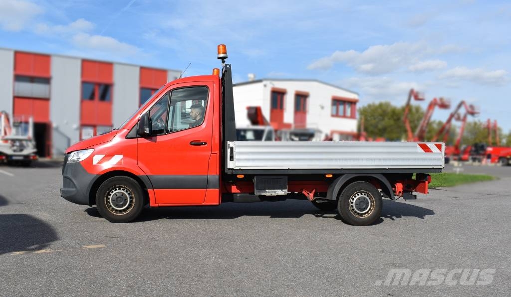 Mercedes-Benz Sprinter Pritsche 皮卡.傳統半斗卡車/側卸板