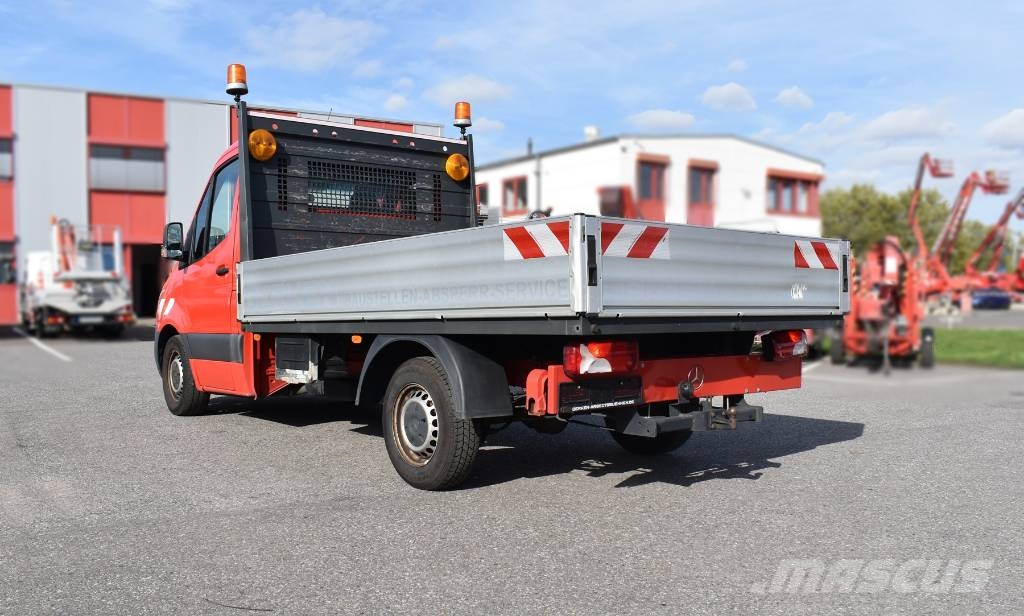 Mercedes-Benz Sprinter Pritsche 皮卡.傳統半斗卡車/側卸板